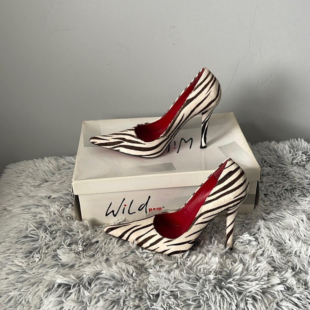 COPY - Wild pair  shoes Zebra print size 5.5